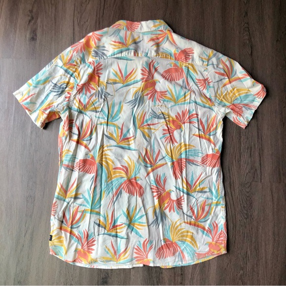Roark Cendrawasih Shirt Mens XL Colorful Tropical Birds Classic Fit Short Sleeve - Picture 3 of 7